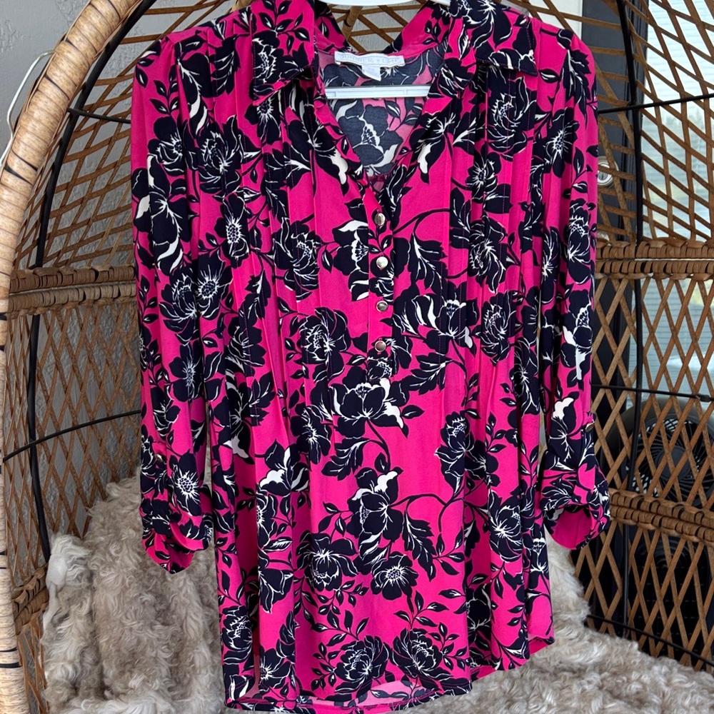 Juniper + Lime blouse size medium.